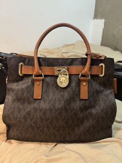 (Category: ) located in . Submitted by jesbuystore (Listing ID 1447456132, Image 1). Description: .
