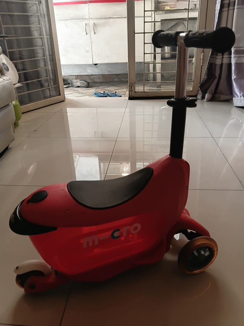 MICRO Skuter (Kategori: Kereta, Kursi Goyang & Gendongan Bayi) berada di Jakarta Pusat. Dikirim oleh palugada.queen (ID iklan 1447363563, Gambar 2). Deskripsi: Skuter ini bisa dipakai duduk dan kalo tidak mw duduk bisa dicopot dan ganti posisi berdiri.