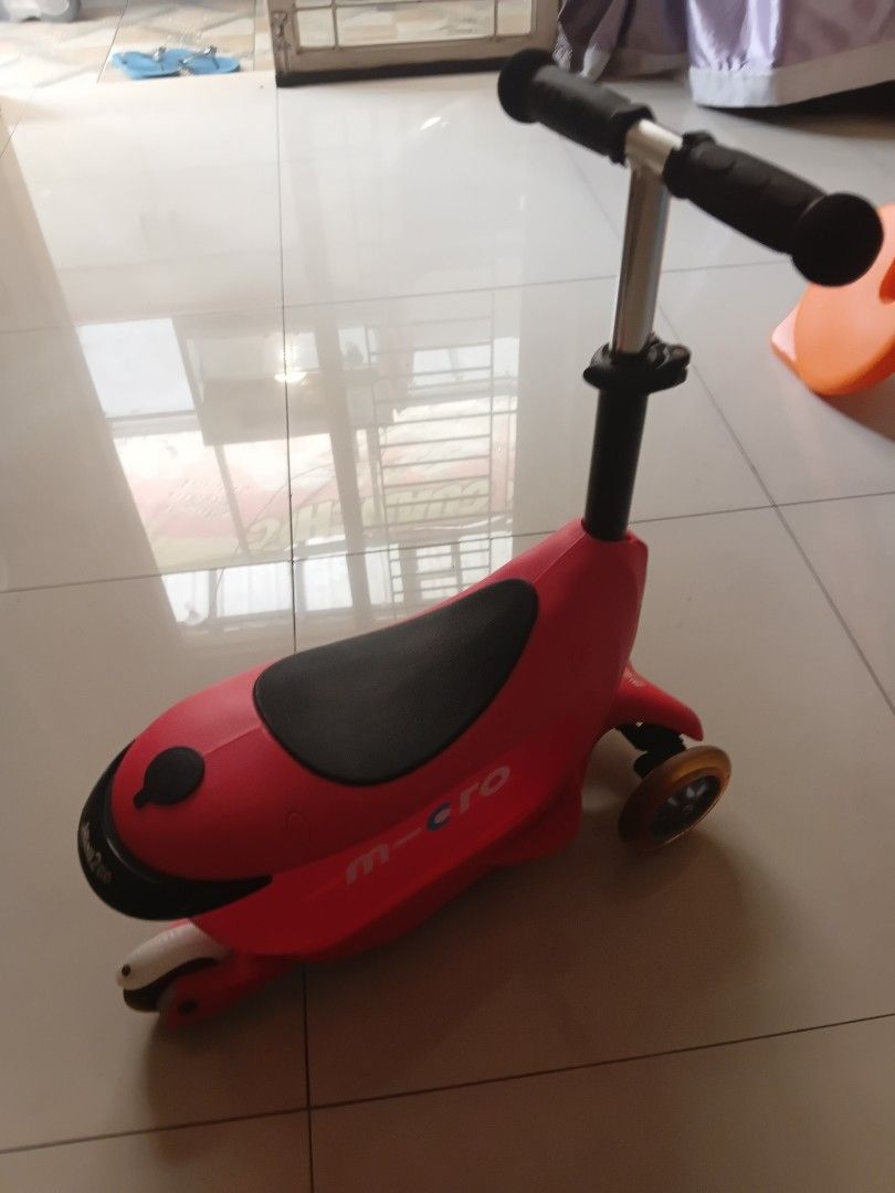 MICRO Skuter (Kategori: Kereta, Kursi Goyang & Gendongan Bayi) berada di Jakarta Pusat. Dikirim oleh palugada.queen (ID iklan 1447363563, Gambar 1). Deskripsi: Skuter ini bisa dipakai duduk dan kalo tidak mw duduk bisa dicopot dan ganti posisi berdiri.