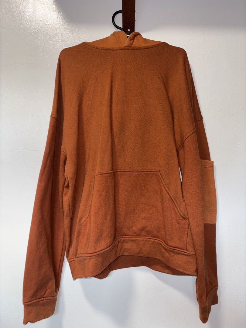 MNLA Rust Orange Heavyweight Oversized Hoodie (Category: Hoodies) located in San Mateo. Submitted by guddaze (Listing ID 1447319580, Image 1). Description: Length - 25" Width - 23" Sleeve length - 31.5" 🚚 Shipping can be done via J&T Express/Lalamove, and the shipping fee will be shouldered by the buyer. 📍 Location: San Mateo, Rizal 🏦 Mode of payment: GCash or Maya.