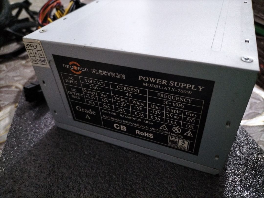Neutron Electron 700W PSU (Category: Computer Parts) located in Manila. Submitted by renrenvall34693 (Listing ID 1447328869, Image 1). Description: Free na pag binili nyo yung isa kong listing Rfs: Decluttering .
