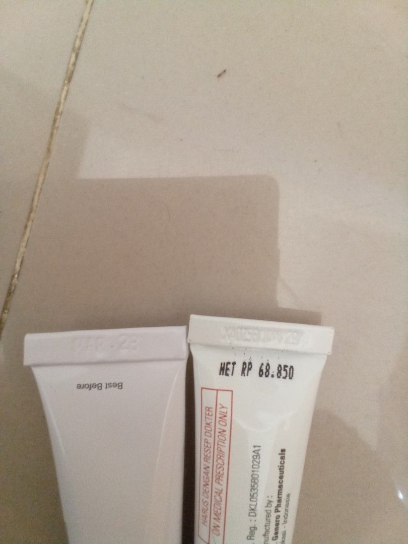 Niaceft aja yg aza sold (Kategori: Kulit, Sabun & Tubuh) berada di Bandung. Dikirim oleh lisdiary_preloved (ID iklan 1447323999, Gambar 3). Deskripsi: baru 1 x swipe duanya isi mash ada 90% dijual krn kata dokterny ganti salep.boleh nego jangan sadis ya original beli diapotik bukan online,nanti pengiriman di pake packing yg mantep biar ga luber.transfer only ya pengiriman dri bandung soreang.