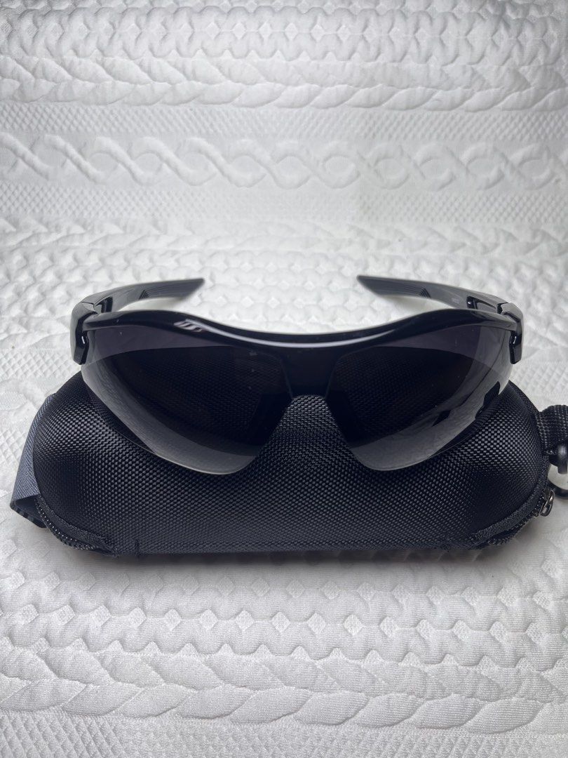 Nike Sports Sunglasses (Category: Sunglasses & Eyewear) located in Manila. Submitted by bibiiii131998 (Listing ID 1447360412, Image 1). Description: As new .