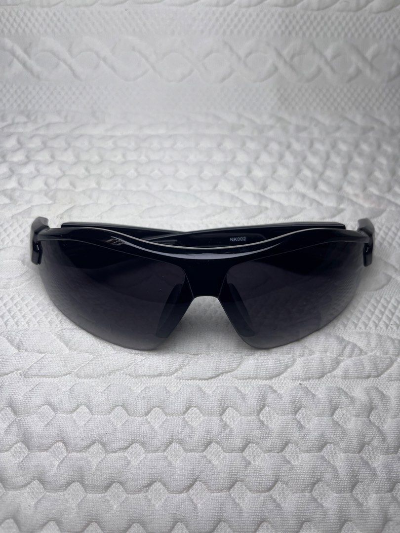 Nike Sports Sunglasses (Category: Sunglasses & Eyewear) located in Manila. Submitted by bibiiii131998 (Listing ID 1447360412, Image 3). Description: As new .