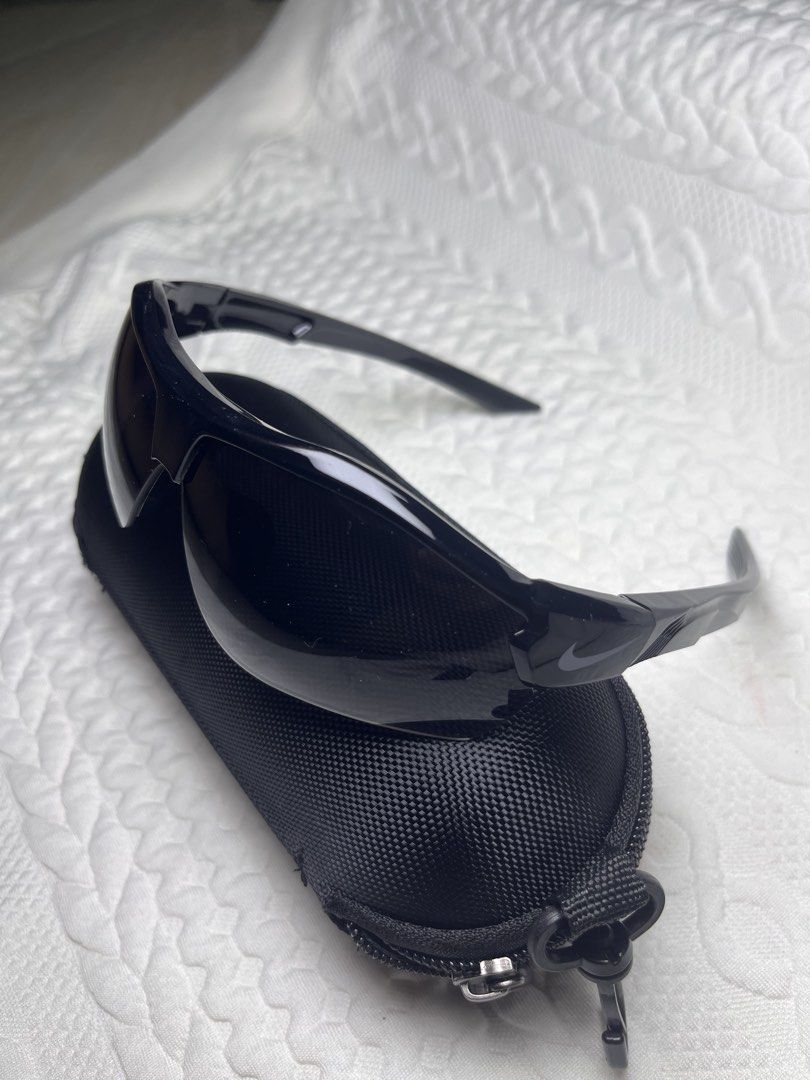 Nike Sports Sunglasses (Category: Sunglasses & Eyewear) located in Manila. Submitted by bibiiii131998 (Listing ID 1447360412, Image 2). Description: As new .