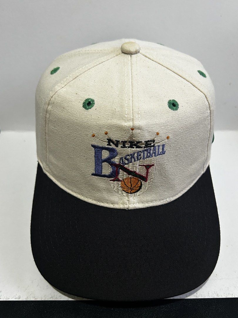 Nike Vintage (Category: Caps & Hats) located in Manila. Submitted by fierce_capgame (Listing ID 1447395149, Image 1). Description: .