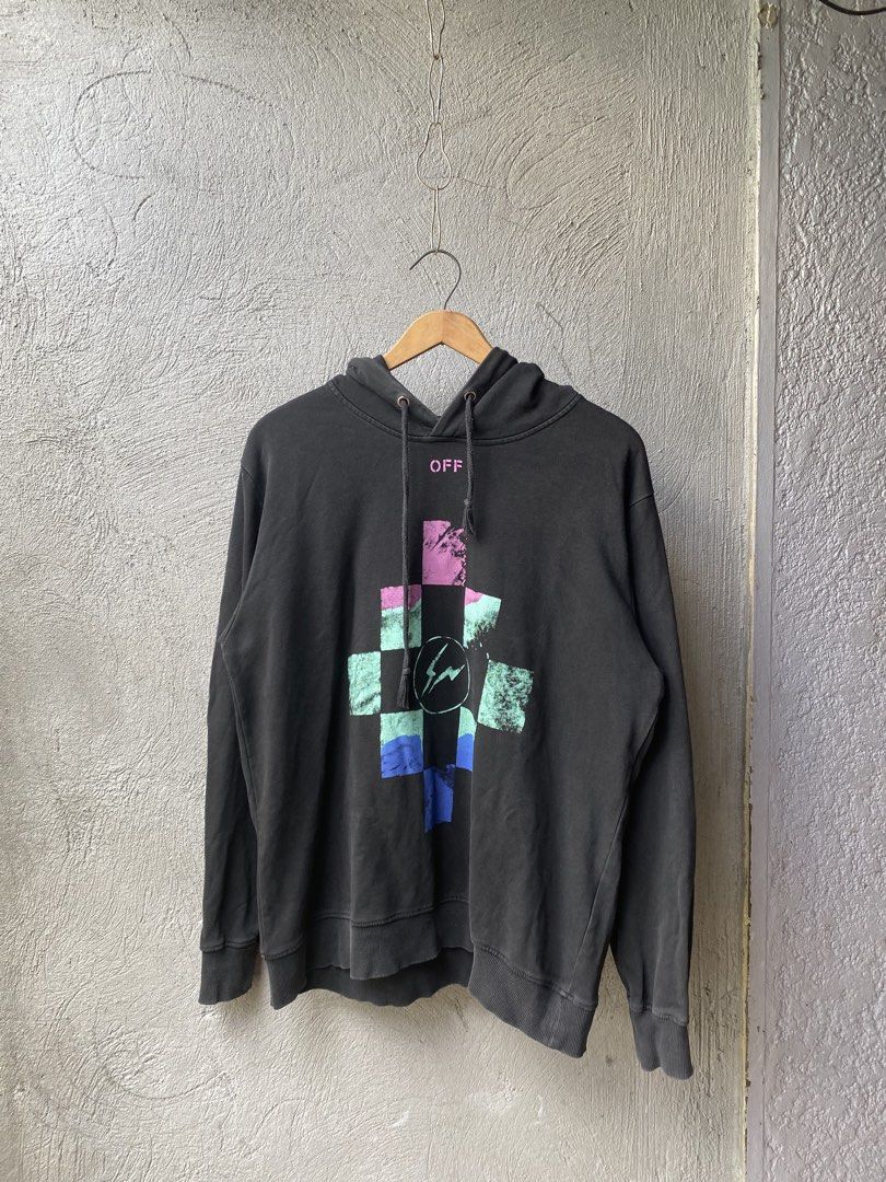 Offwhite hoodie (Category: Activewear) located in Las Pinas. Submitted by mark2k05 (Listing ID 1447374563, Image 1). Description: Sign of use Fade.