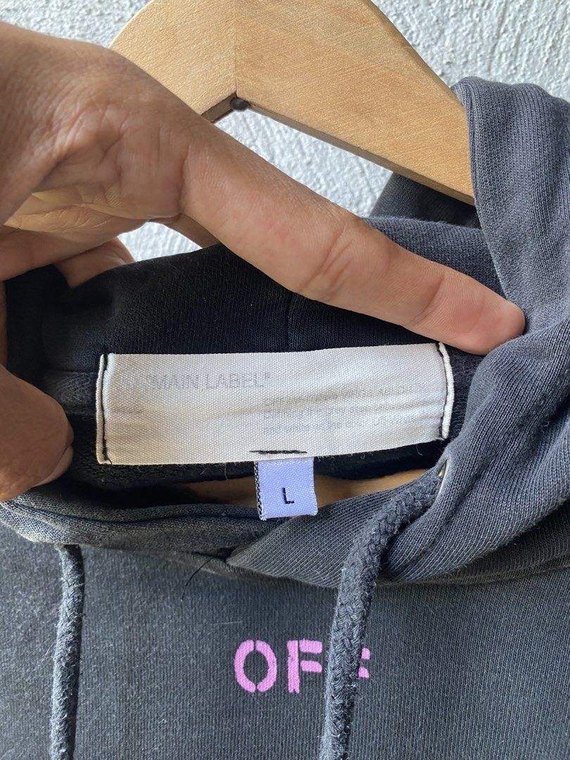 Offwhite hoodie (Category: Activewear) located in Las Pinas. Submitted by mark2k05 (Listing ID 1447374563, Image 3). Description: Sign of use Fade.