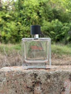 (Category: ) located in . Submitted by aiscentperfume (Listing ID 1447461928, Image 1). Description: .