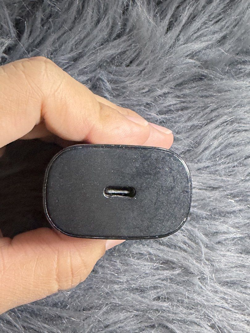 Original Samsung Charger Adaptor (Category: Chargers & Cables) located in Quezon City. Submitted by angelannedc (Listing ID 1447320327, Image 3). Description: Original Samsung Adaptor 25W With Box 6months old Bought in Samsung Store Original Price: ₱1,499 It has a few scratches (See in the picture) RFS: Bought 45W.