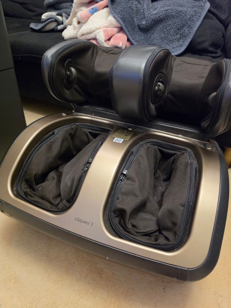 OSIM uSqueez 3 腳部按摩器 （分類：按摩紓緩用品）位於 Hong Kong。 由 timtimxxx 提交（商品編號 1447443014，圖片 3）。簡介： OSIM uSqueez 3 腳部按摩器，金色同黑色設計。鑽石山自取。