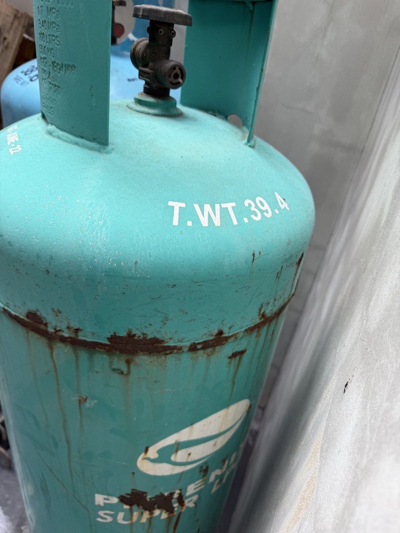 EMPTY Phoenix LPG Gas Tank 50kg (Category: Other Kitchen Appliances) located in Quezon City. Submitted by _justjames (Listing ID 1447350304, Image 2). Description: Location Quezon City.