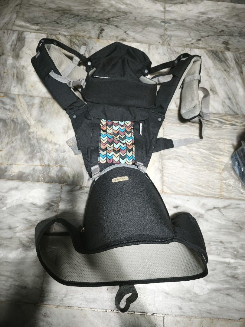 Picolo Hip Seat Carrier (Category: Carriers & Slings) located in Quezon City. Submitted by chinitasclosette (Listing ID 1447419401, Image 1). Description: Selling our Picolo Hip Seat Baby Carrier in good condition. Features: 6 carrying positions ▶️Front carry (baby facing parent) ▶️Front carry (baby facing outward) ▶️Hip carry ▶️Back carry ▶️Hip seat only ▶️Carrier only (depending on configuration) Ergonomic hip seat for better weight distributio