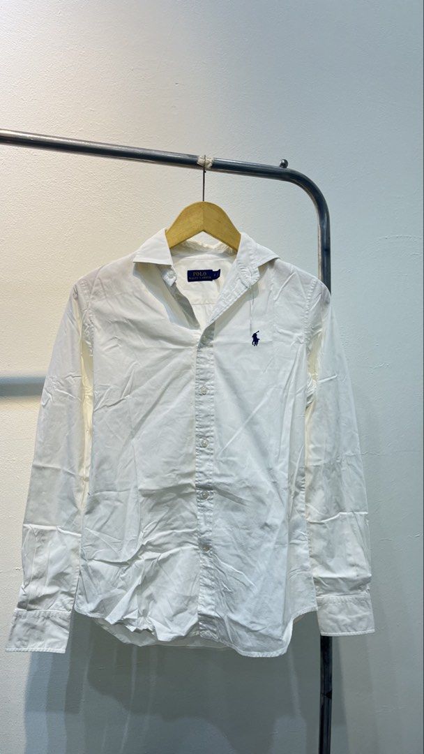 POLO RALPH LAUREN WHITE (Kategori: Atasan) berada di Cirebon. Dikirim oleh moonlab.id (ID iklan 1447459720, Gambar 1). Deskripsi: Original polo ralph lauren Bahan katun Warna putih, slim fit Ld 100/pj 61 Full tag, nominus Super like new 💯 📌More info detail : Wa: 0895-3356-68418 IG: Moonlab.id & Lushlooks.id .