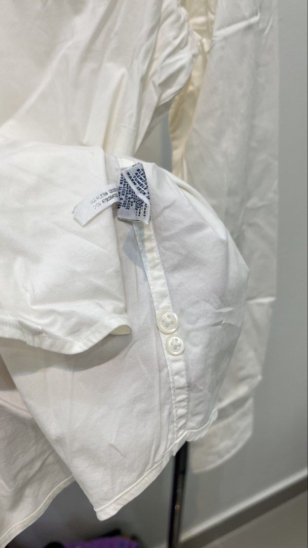 POLO RALPH LAUREN WHITE (Kategori: Atasan) berada di Cirebon. Dikirim oleh moonlab.id (ID iklan 1447459720, Gambar 3). Deskripsi: Original polo ralph lauren Bahan katun Warna putih, slim fit Ld 100/pj 61 Full tag, nominus Super like new 💯 📌More info detail : Wa: 0895-3356-68418 IG: Moonlab.id & Lushlooks.id .