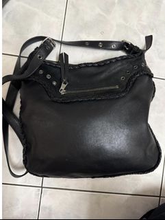 (Category: ) located in . Submitted by ezathani (Listing ID 1447413457, Image 1). Description: .
