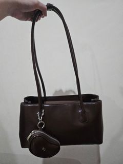 (Kategori: ) berada di . Dikirim oleh dlouwshop (ID iklan 1447301636, Gambar 1). Deskripsi: .
