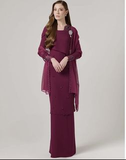(Category: ) located in . Submitted by ohclearcloset (Listing ID 1447409428, Image 1). Description: .