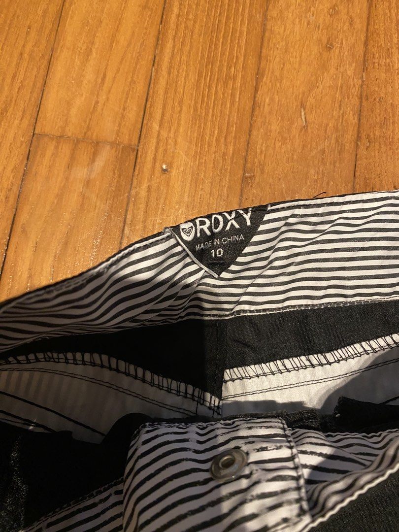 Roxy (Category: Shorts) located in Kuala Lumpur. Submitted by enisa8 (Listing ID 1447334490, Image 3). Description: .