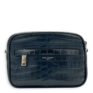 (Category: ) located in . Submitted by carousellluxury (Listing ID 1447195397, Image 1). Description: .