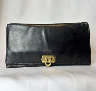 (Category: ) located in . Submitted by originalvintagebagph (Listing ID 1447330609, Image 1). Description: .