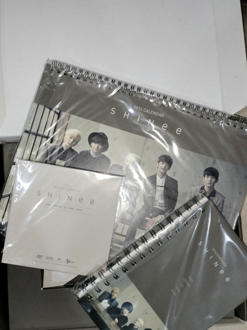 Shinee 2014 Season's Greetings (Category: CDs & DVDs) located in Bacoor. Submitted by emhpathy (Listing ID 1447464696, Image 1). Description: complete inclusions never been used.
