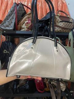 (Category: ) located in . Submitted by PrelovedCollections (Listing ID 1447387847, Image 1). Description: .