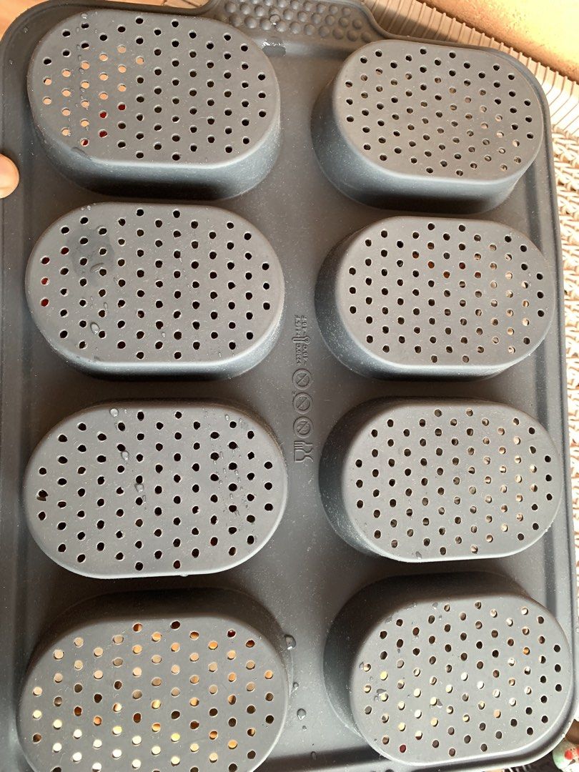 Silicon Baking tray non stick (Category: Bakeware) located in Manila. Submitted by macks_toys (Listing ID 1447376850, Image 3). Description: 📌 You may send DM for your inquiries. ✨KINDLY CHECK EACH DETAILS✨ 🔳 From Japan/UK Surplus items 🔳 Just needs wash--dusty 🔳 Manage your expectations since it’s preloved and from Surplus Items 🔳 WYSIWYG ✨ Thank you! ✨.
