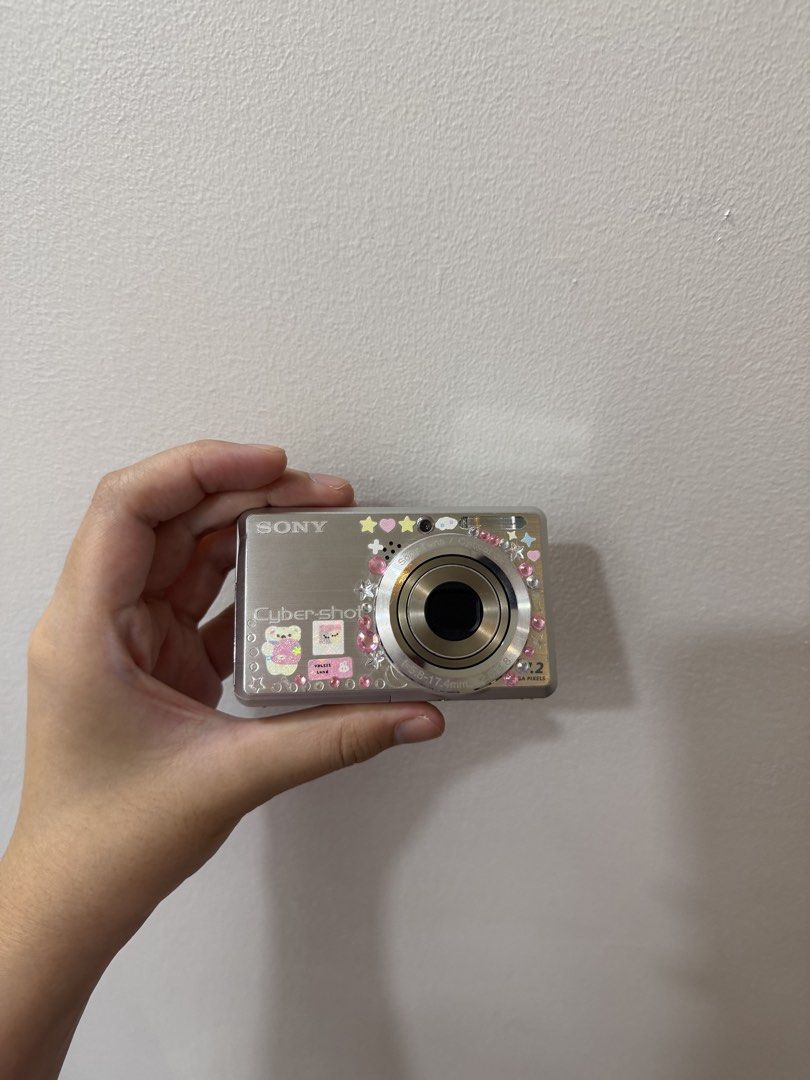 Sony Cyber-shot DSC-S750 Digital Camera (Category: Cameras) located in Manila. Submitted by k4tchiii (Listing ID 1447298509, Image 2). Description: rfs - upgrading no damages, scratches at all. dm for sample pics inclusions: ⋆˚꩜｡battery ⋆˚꩜｡charger ⋆˚꩜｡sd card ⋆˚꩜｡pouch loc : las pinas city.