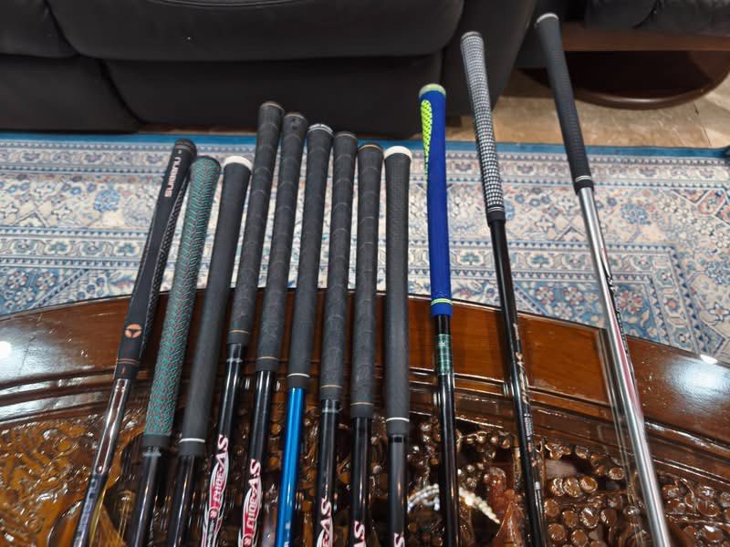 Srixon WR Golf Set (Category: Golf) located in Paranaque City. Submitted by chips24 (Listing ID 1447454582, Image 3). Description: For Sale Srixon Set °Srixon WR R flex graohite shaft irons. 6i diff brand. °Srixon 3wood °Srixon 4 hybrid °Srixon ZR 10.5° driver °Srixon bag inlcuded for only 19.8k pick up Bf Paranaque free shipping within MM..