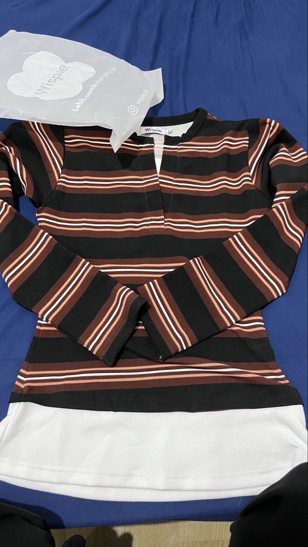 STRIPE TOP LENGAN PANJANG - WISPIE (Kategori: Atasan) berada di Jakarta Pusat. Dikirim oleh syifacipa26 (ID iklan 1447319527, Gambar 2). Deskripsi: STRIPE TOP MERK WISPIE - NEW !! - BRAND WISPIE - UK M - WARNA BROWN - BAHAN KNIT suka banget tapi sayangnya kekecilan, dari harga 150an aku beli pakai voucher dan koin jadi 120. ku jual rugi guys 100k ajaah!! bisa COD sekitar jaktim dan jakpus atau oren jg bisa🤗 dm for more detail...