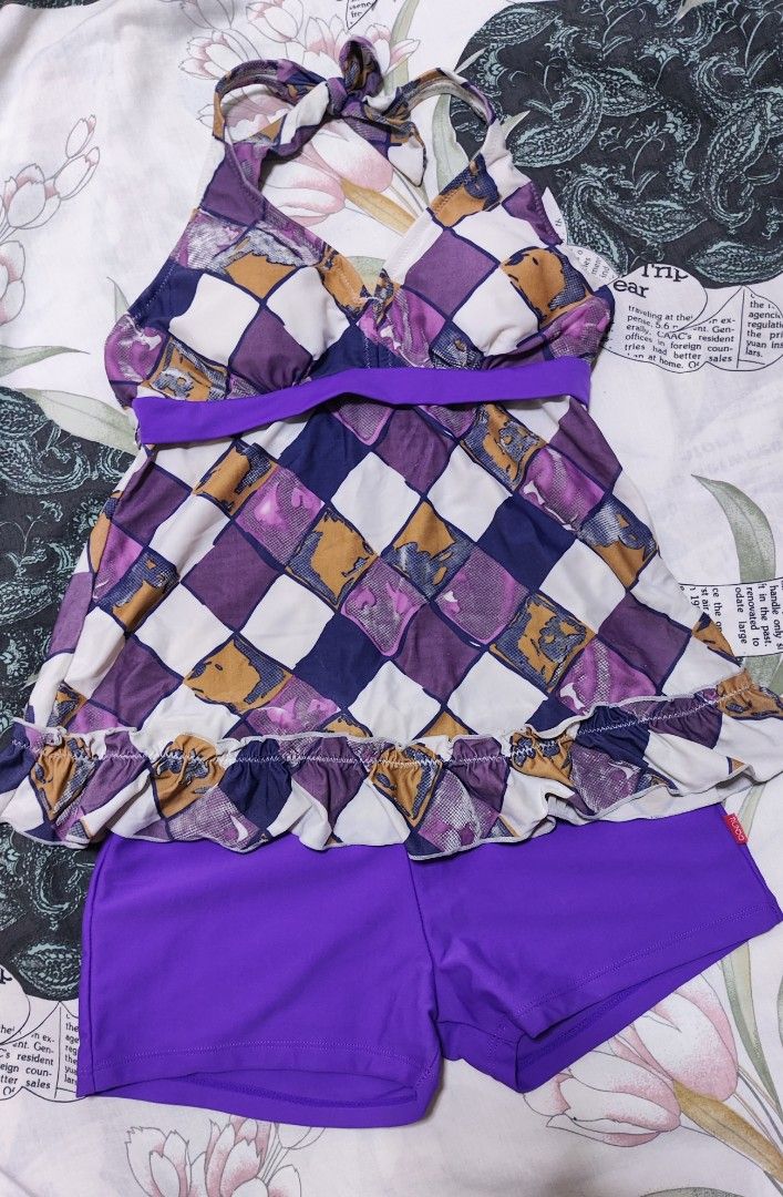 Tankini set (Category: Bikinis & Swimsuits) located in Makati City. Submitted by declutterwithcath (Listing ID 1447419416, Image 1). Description: Size: Medium - Padded - Only used once.