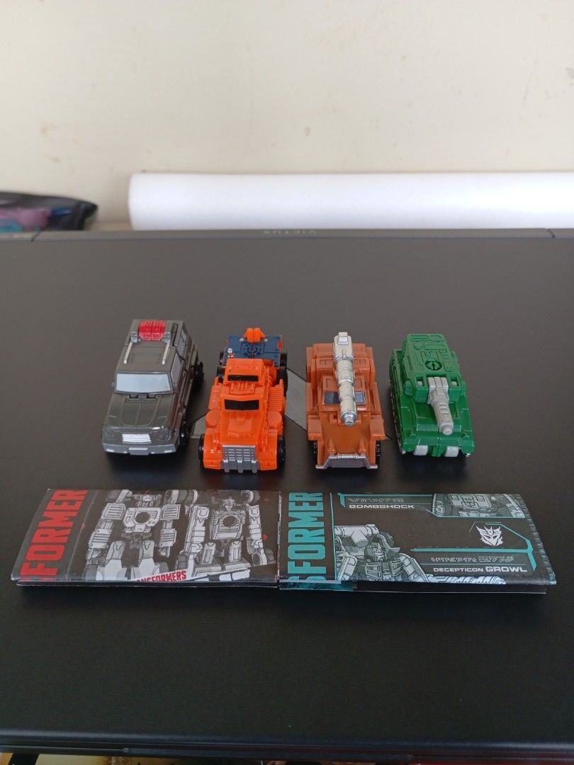 Transformers generation (Category: Toys & Games) located in Alor Setar. Submitted by transformers09 (Listing ID 1447363549, Image 1). Description: Transformers generation war for Cybertron Set of 4 Minibots Please pm me first for more information 🙏 Thanks 👍 .