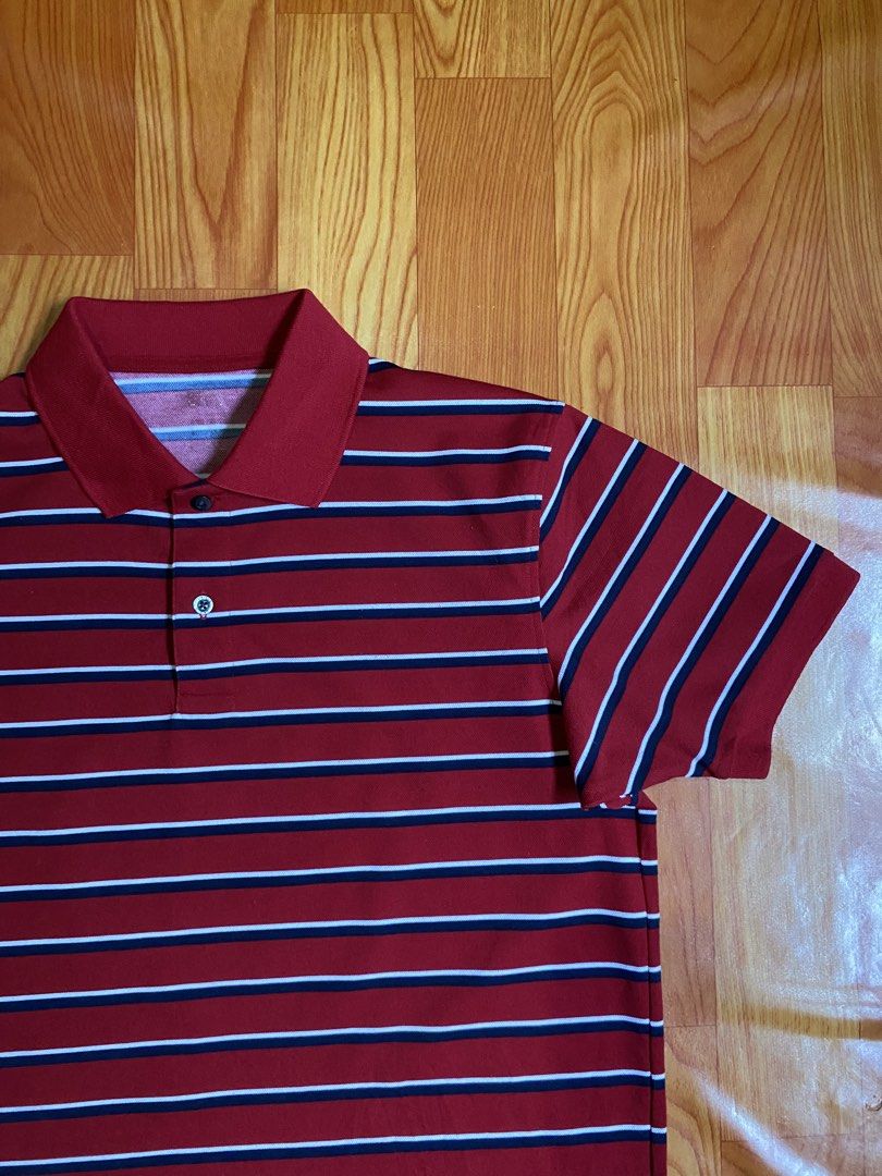 Uniqlo polo shirt (Category: Tshirts & Polo Shirts ) located in Cebu City. Submitted by jerianix (Listing ID 1447454954, Image 2). Description: Uniqlo polo shirt Size large W21.5 L27.5 Excellent condition No issue .