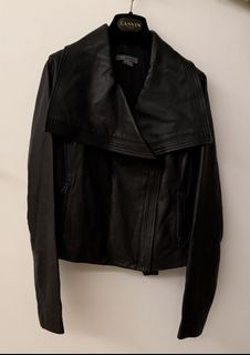 (Category: ) located in . Submitted by fashionkaki (Listing ID 1447422729, Image 1). Description: .