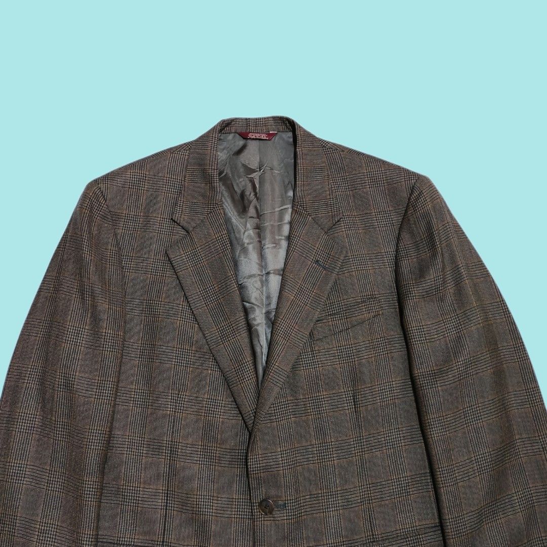 Vintage Corbin for Dillard's Plaid Blazer (Category: Coats, Jackets and Outerwear) located in Dinalupihan. Submitted by senkustuff (Listing ID 1447341565, Image 2). Description: - Classic plaid blazer by Corbin - Exclusively for Dillard's - Traditional two-button closure - Flap pockets - Smooth grey interior lining - Made in the U.S.A. of imported fabric - Professional dry clean only Dimes Length:34 Width :23 Shoulder:19 Sleeves:26 📌Color may du
