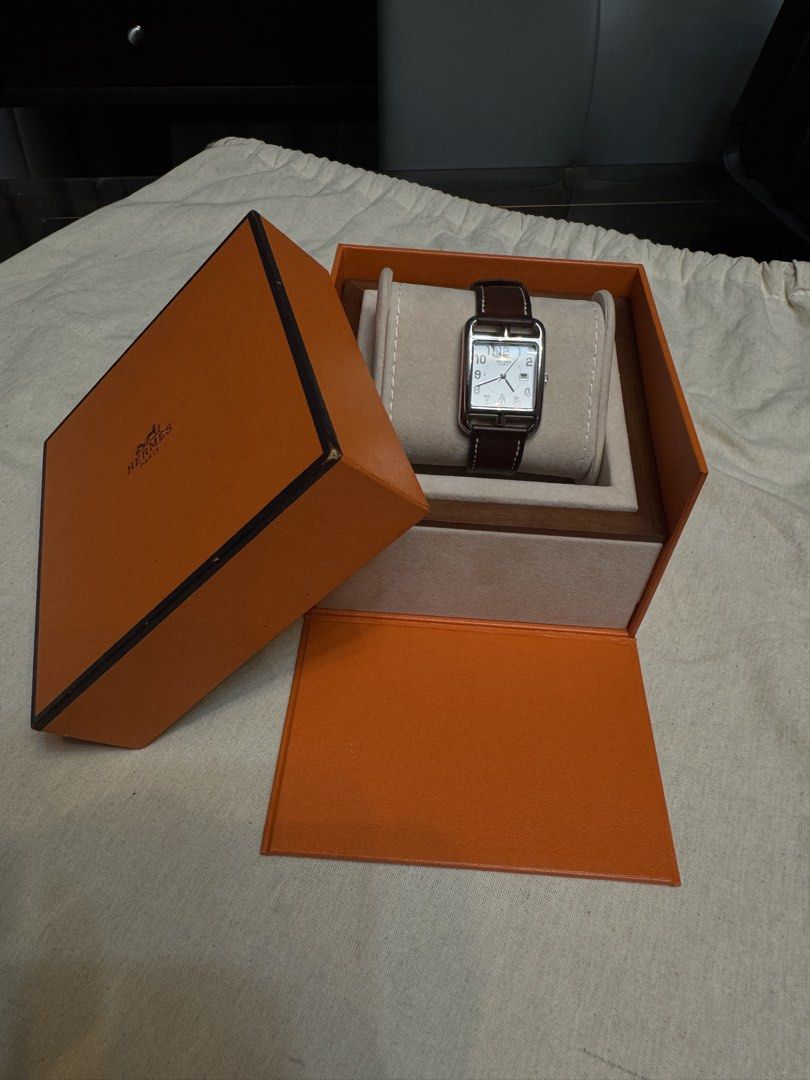 Vintage Hermes watch (Category: Women's Watches) located in Cainta. Submitted by simoun19 (Listing ID 1447345868, Image 1). Description: Movement : quartz Wrist size : 13-15.5 Stamp D -2019 Good condition Inclusion - box, watch booklet Legit Hermes watch All info are given .