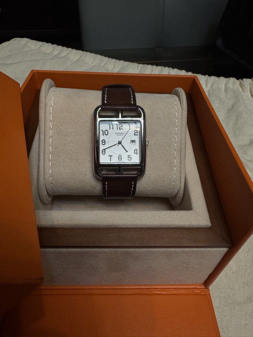 Vintage Hermes watch (Category: Women's Watches) located in Cainta. Submitted by simoun19 (Listing ID 1447345868, Image 2). Description: Movement : quartz Wrist size : 13-15.5 Stamp D -2019 Good condition Inclusion - box, watch booklet Legit Hermes watch All info are given .