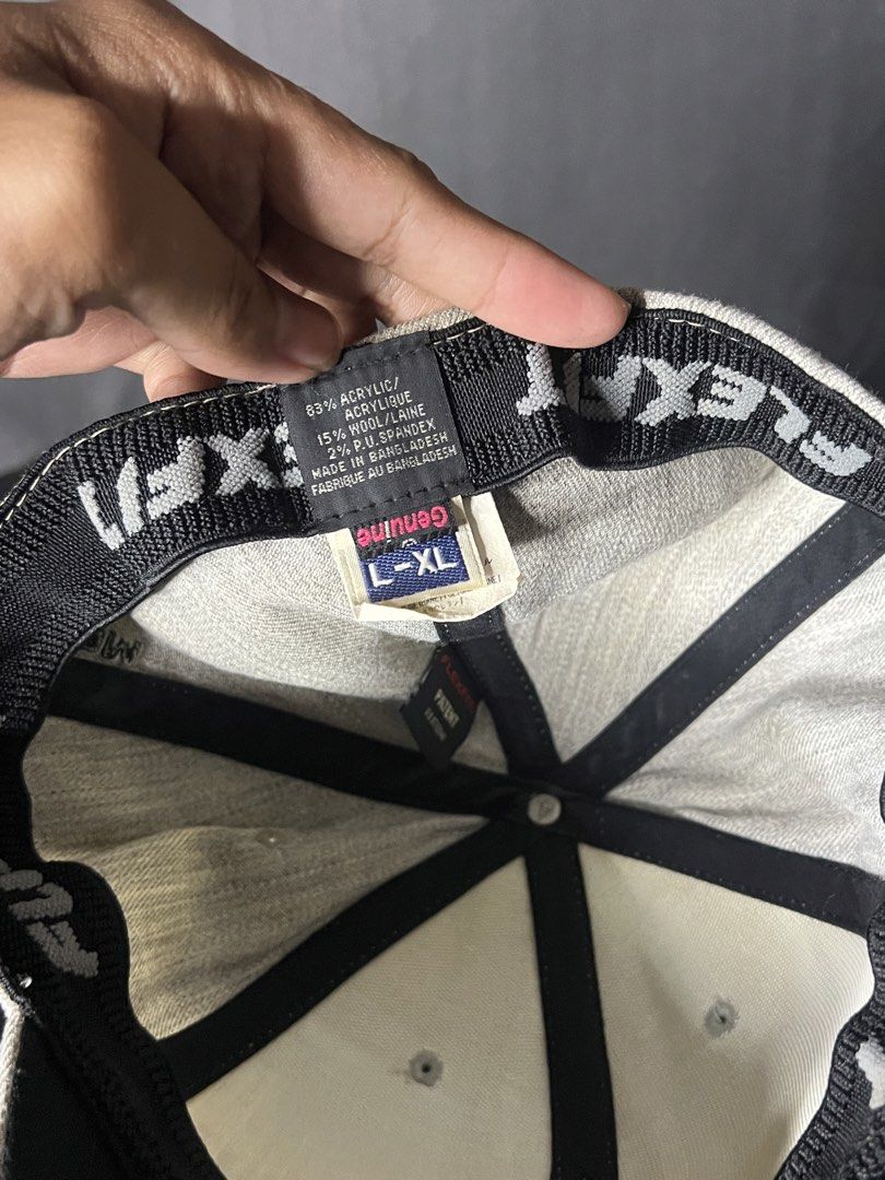 Volcom Grey Baseball Cap Flexfit L-XL (Category: Caps & Hats) located in Manila. Submitted by maccabeyo (Listing ID 1447461861, Image 3). Description: - Grey Volcom baseball cap - Flexfit design for comfort - Size L-XL - Made from acrylic and wool blend - Ideal for everyday wear.