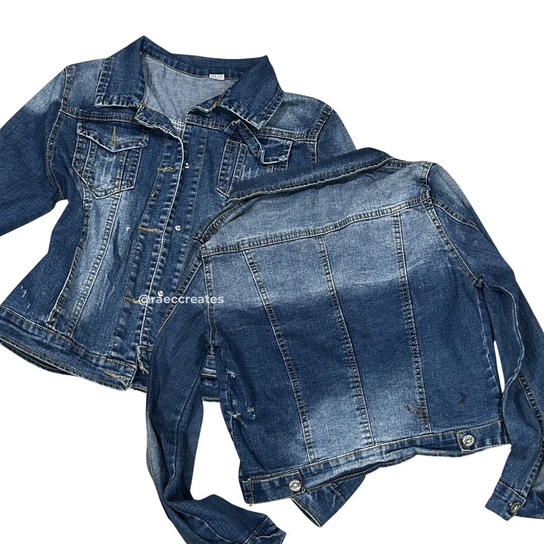 Women's Slim Fit Denim Jacket (Category: Coats, Jackets and Outerwear) located in Manila. Submitted by raeccreates (Listing ID 1447393409, Image 2). Description: PLEASE READ. 📍ABOUT THE JACKET: * Size: Medium (M) * Fit: Slim fitting * Sleeve length: Long sleeve * Material: Denim * ISSUES: - No buttons (can be worn as a cover up) - Slight stains at the back (can be removed when washed) ☆ In good condition. Lightly used. ☆ Color may vary slightly 