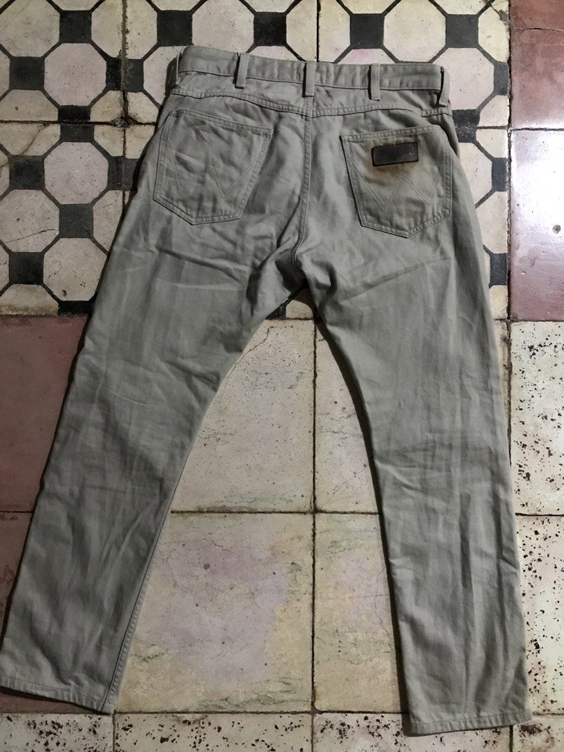 Wrangler Greensboro Pants (Category: Chinos) located in Cebu City. Submitted by kurt.constantreader (Listing ID 1447305282, Image 3). Description: With tags Original price - 1,980.