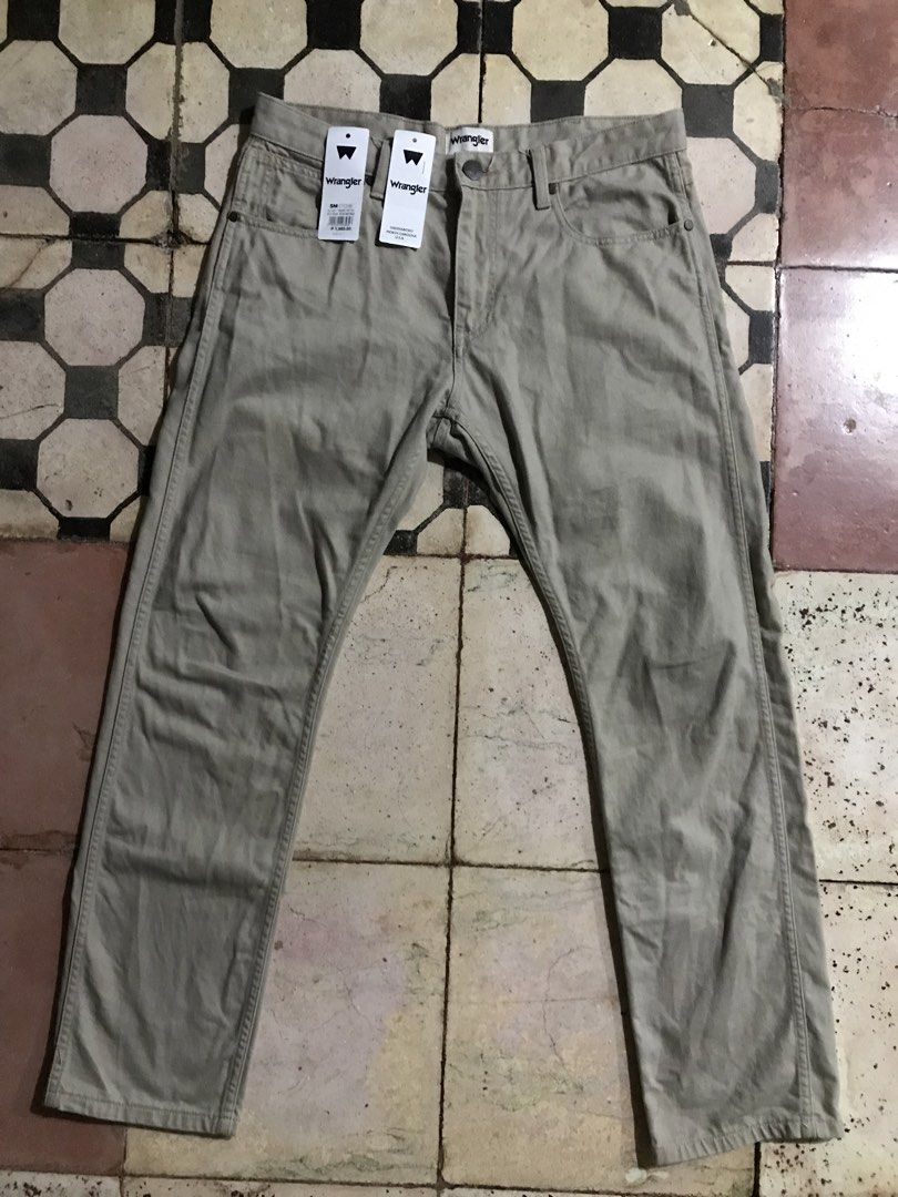 Wrangler Greensboro Pants (Category: Chinos) located in Cebu City. Submitted by kurt.constantreader (Listing ID 1447305282, Image 1). Description: With tags Original price - 1,980.