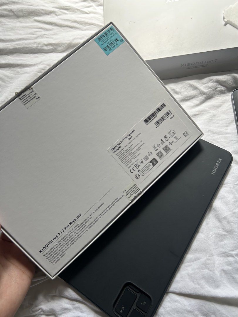 Xiaomi Pad 7 with Xiaomi Keyboard (Category: Android) located in Legazpi City. Submitted by prezeya (Listing ID 1447343519, Image 3). Description: DETAILS: - LADY OWNED 💗💋🩰🧚🏻‍♀️ - Xiaomi Pad 7 tablet (OG w receipt) - 256gb / 16GB RAM - 100% battery health - Original keyboard case (OG w receipt) - Original charger (wire missing) - 1 year old (‘di naman masyadong nagamit) - has paper-like screen protector (matte) - Wifi and No issue. FREEBIES 