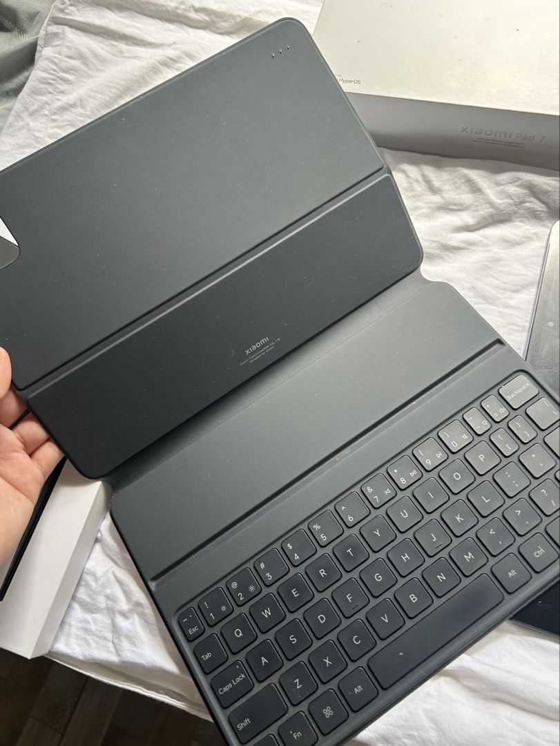 Xiaomi Pad 7 with Xiaomi Keyboard (Category: Android) located in Legazpi City. Submitted by prezeya (Listing ID 1447343519, Image 2). Description: DETAILS: - LADY OWNED 💗💋🩰🧚🏻‍♀️ - Xiaomi Pad 7 tablet (OG w receipt) - 256gb / 16GB RAM - 100% battery health - Original keyboard case (OG w receipt) - Original charger (wire missing) - 1 year old (‘di naman masyadong nagamit) - has paper-like screen protector (matte) - Wifi and No issue. FREEBIES 