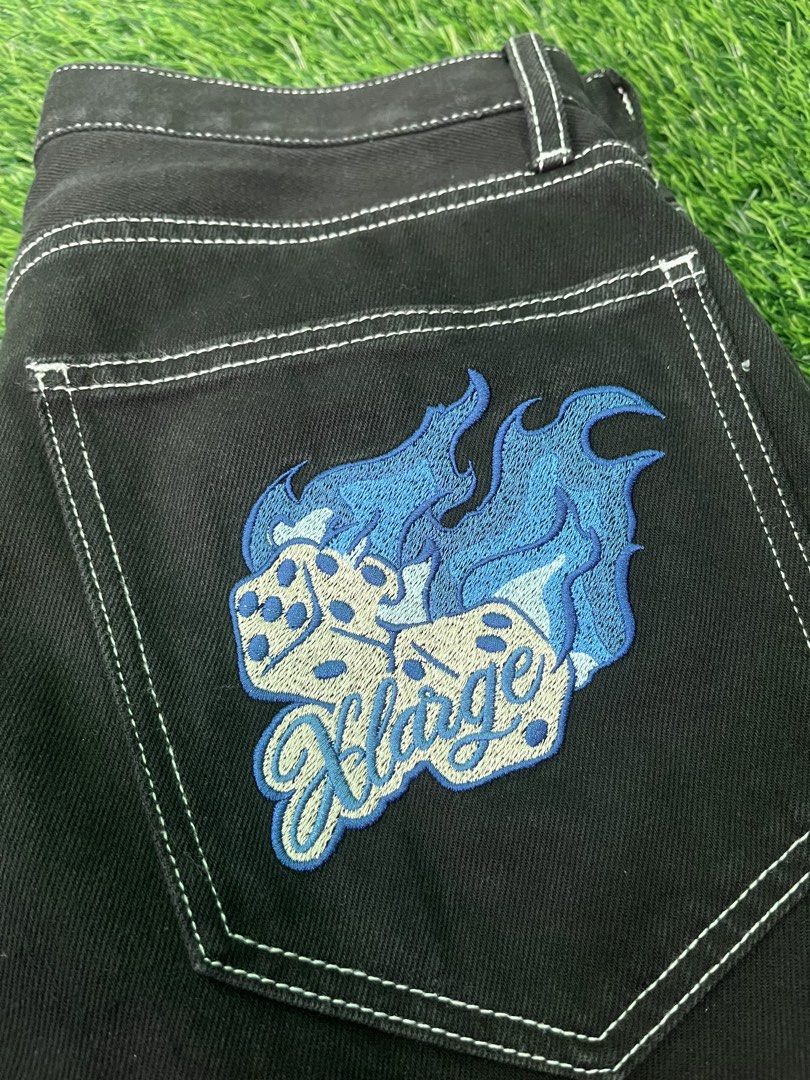 Xlarge Jeans (Category: Jeans) located in Manila. Submitted by borjajarde50912 (Listing ID 1447315341, Image 2). Description: Xlarge pants dice embroid Size 32 Good condi ₱1500 Qc.