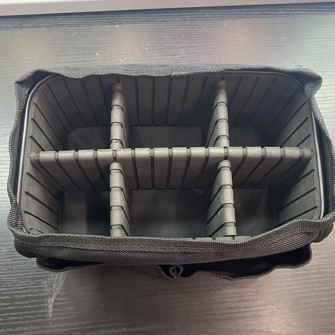 ZM49 Makeup Bag Organizer (Category: Makeup) located in Paranaque City. Submitted by gladkingphilippines (Listing ID 1447364423, Image 2). Description: .
