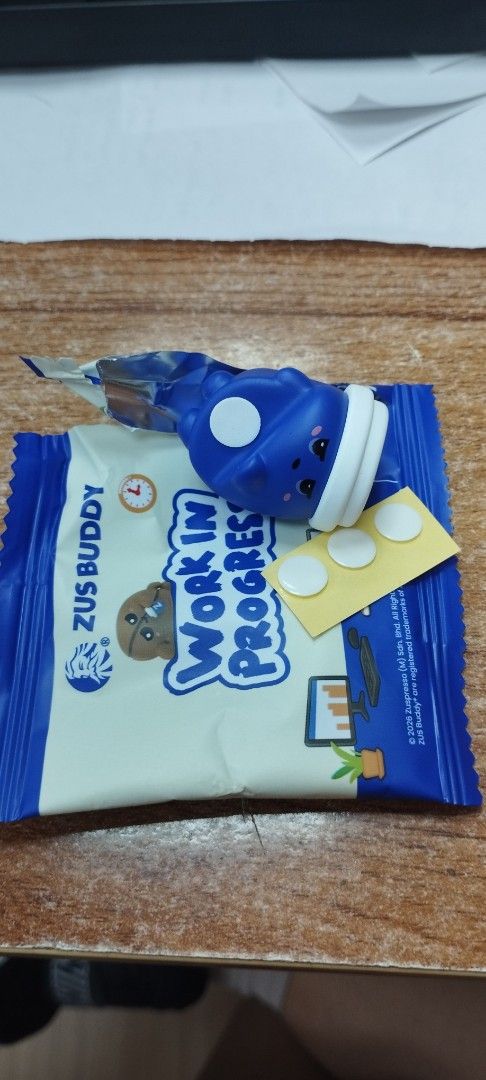 zus hipper blue buddy (Category: Designer & Blind Box Toys) located in Quezon City. Submitted by kvm30 (Listing ID 1447367067, Image 2). Description: willing to trade to choco chipster .