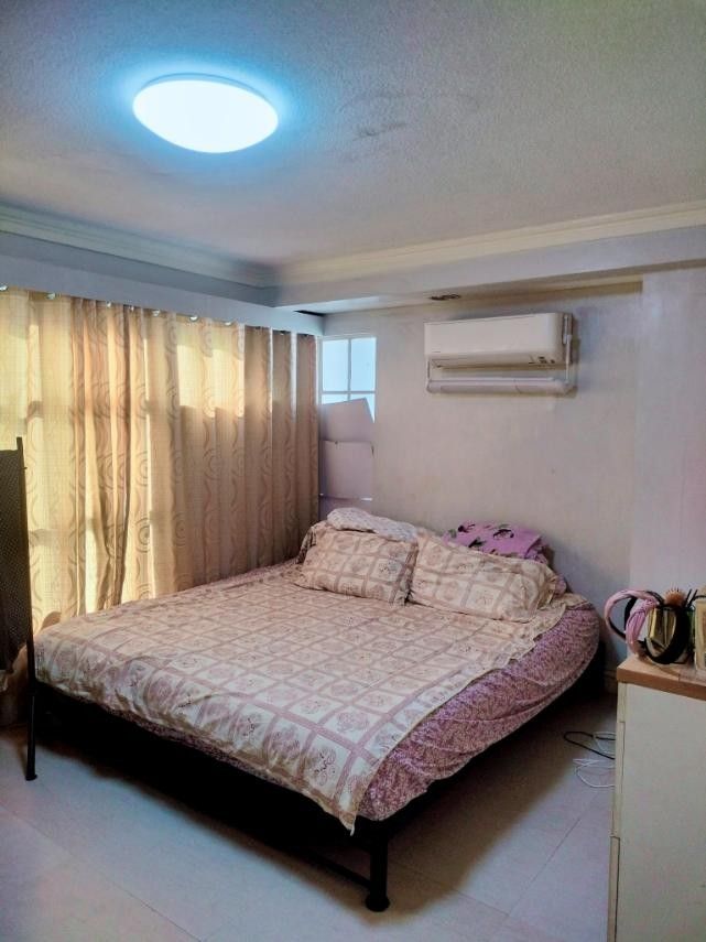 4 Storey Building House Paranaque (Category: House & Lot) located in Paranaque City. Submitted by nmae22 (Listing ID 1452782410, Image 3). Description: FOR SALE 4-STOREY HOUSE * Lot area 75 SQM 1st Flr: 2 car garage 1 maid's/driver's room 1 CR 1 washing area with sink 2nd Flr: 1 bedroom with CR & walk in closet Sala Kitchen 3rd Flr: 3 Bedroom 2 bathroom 1 living area 4th Flr: Dirty Kitchen Laundry Area 1 CR 1 big room/ party place PARANAQUE CITY 