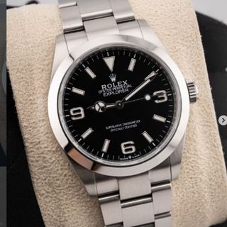 (Category: ) located in . Submitted by 0000watchcollectsg (Listing ID 1452725403, Image 1). Description: .
