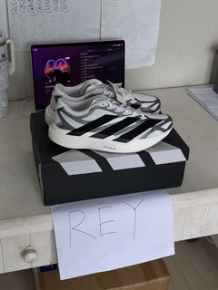 (Category: ) located in . Submitted by sneakerlounge_ (Listing ID 1452732119, Image 1). Description: .